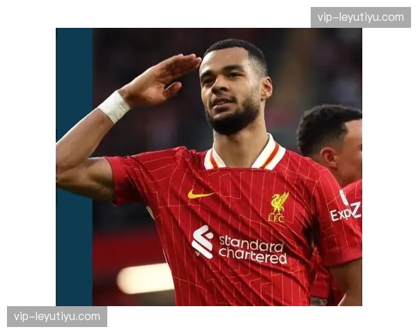 荷兰加克波冲击防线：利物浦飞翼内切射门，考验日本右闸防守能力